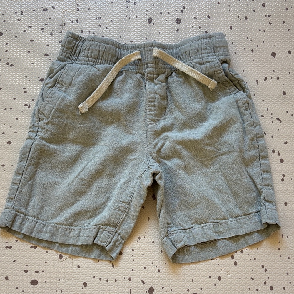 Old Navy Kids Gray Shorts with Drawstring Size 6-7